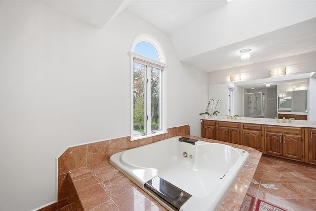 5 Powers Rd, Andover, MA 01810