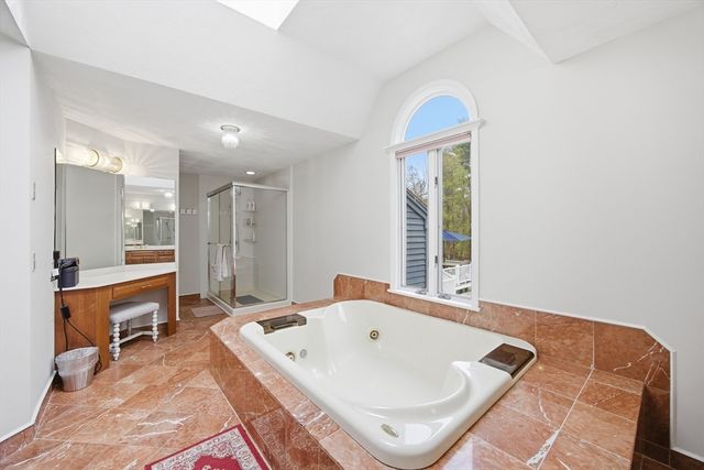 5 Powers Rd, Andover, MA 01810