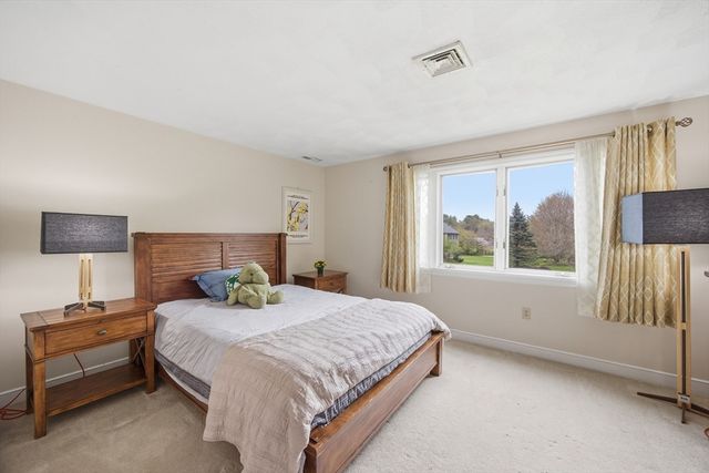 5 Powers Rd, Andover, MA 01810