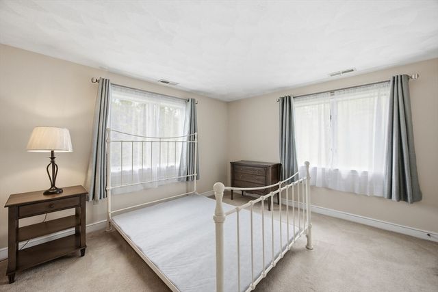 5 Powers Rd, Andover, MA 01810