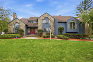5 Powers Rd, Andover, MA 01810