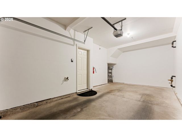 14580 Sw MAGPIE Ln 203, Beaverton, OR 97007