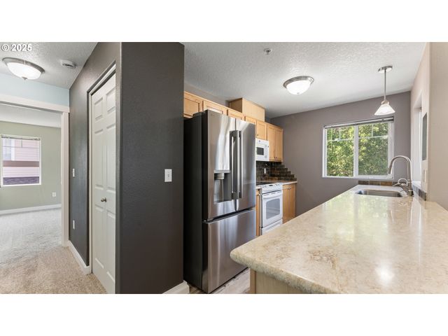 14580 Sw MAGPIE Ln 203, Beaverton, OR 97007