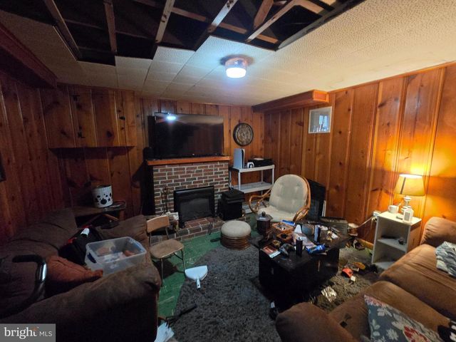 108 4TH AVE, Baltimore, MD 21227