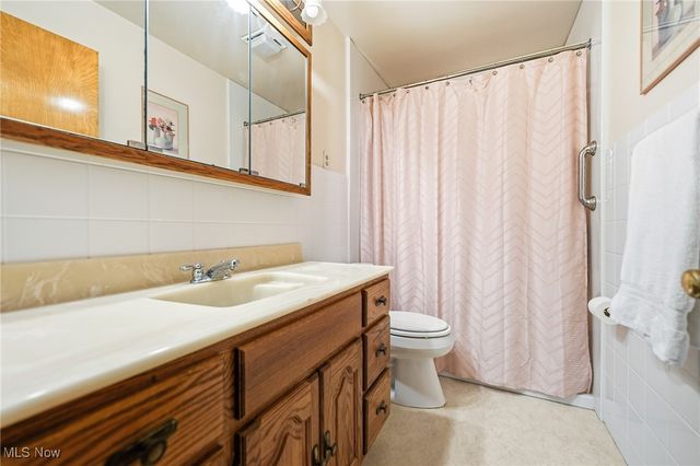 591 Breetz Drive, Campbell, OH 44505