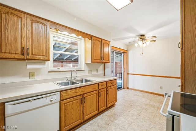 591 Breetz Drive, Campbell, OH 44505