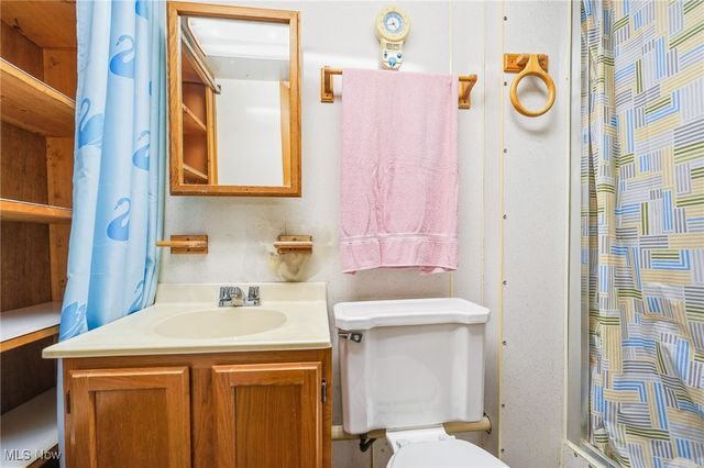 591 Breetz Drive, Campbell, OH 44505