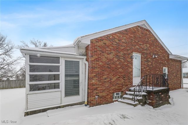 591 Breetz Drive, Campbell, OH 44505