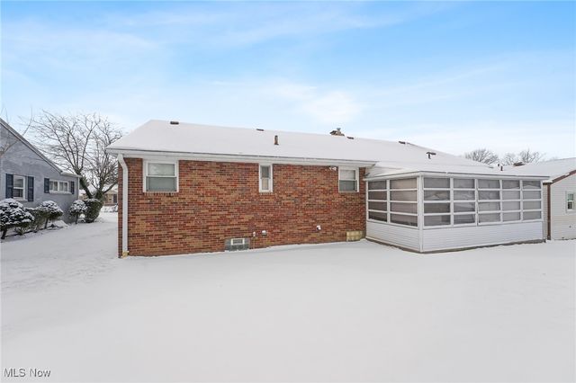 591 Breetz Drive, Campbell, OH 44505