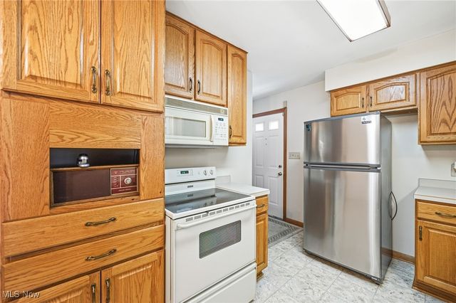 591 Breetz Drive, Campbell, OH 44505