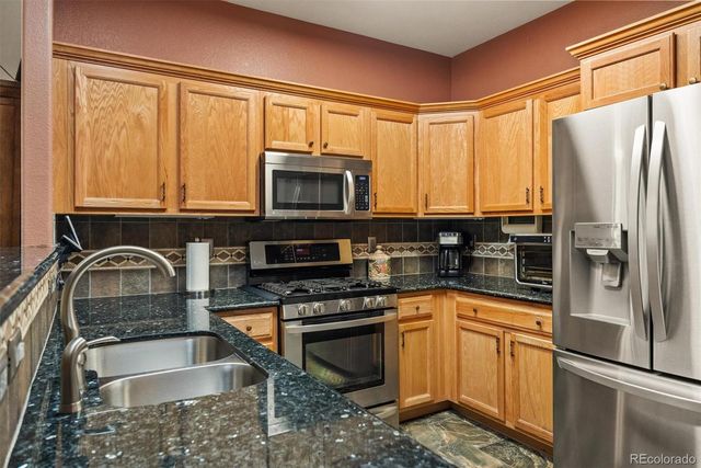 927 S Evanston Circle, Aurora, CO 80012