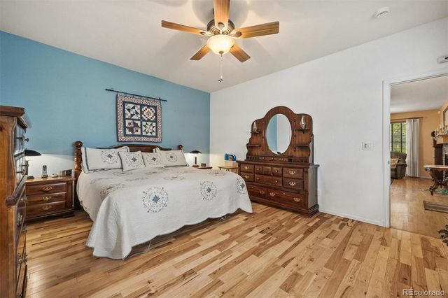 927 S Evanston Circle, Aurora, CO 80012