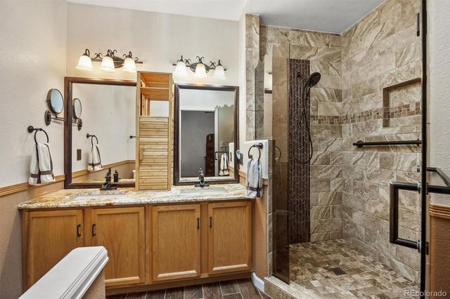 927 S Evanston Circle, Aurora, CO 80012
