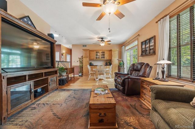 927 S Evanston Circle, Aurora, CO 80012