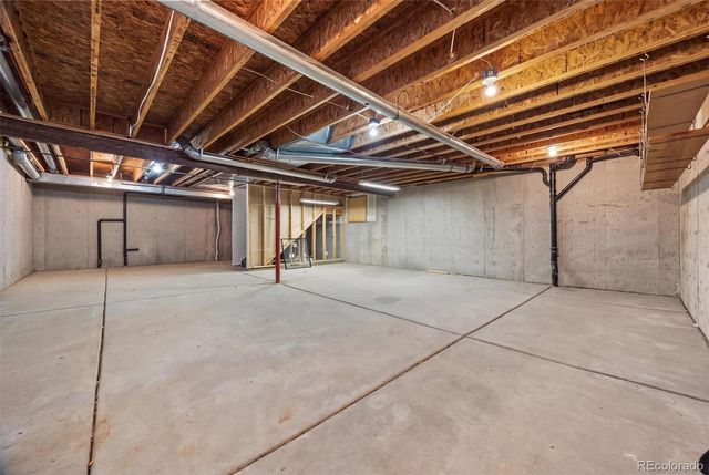 927 S Evanston Circle, Aurora, CO 80012