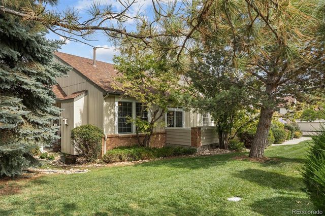 927 S Evanston Circle, Aurora, CO 80012