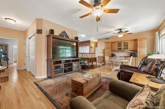 927 S Evanston Circle, Aurora, CO 80012