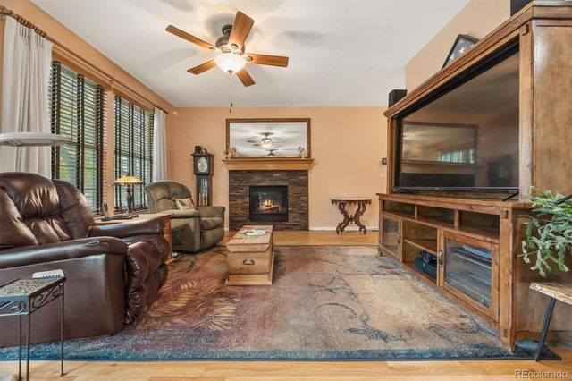 927 S Evanston Circle, Aurora, CO 80012
