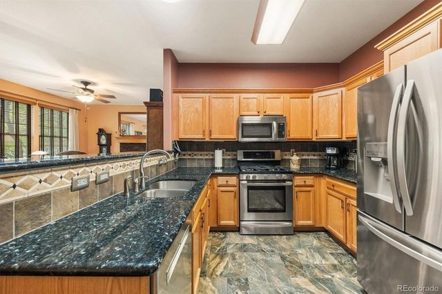 927 S Evanston Circle, Aurora, CO 80012
