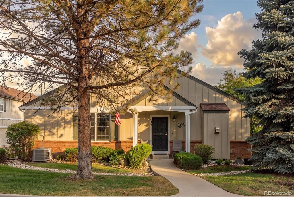 927 S Evanston Circle, Aurora, CO 80012
