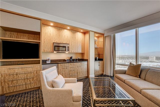 2000 North Fashion Show Drive 3316, Las Vegas, NV 89109