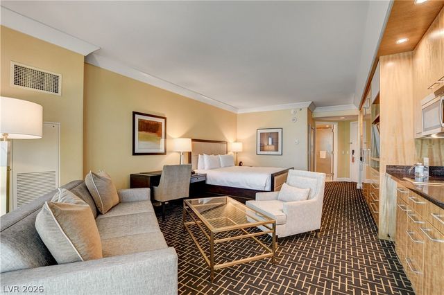 2000 North Fashion Show Drive 3316, Las Vegas, NV 89109