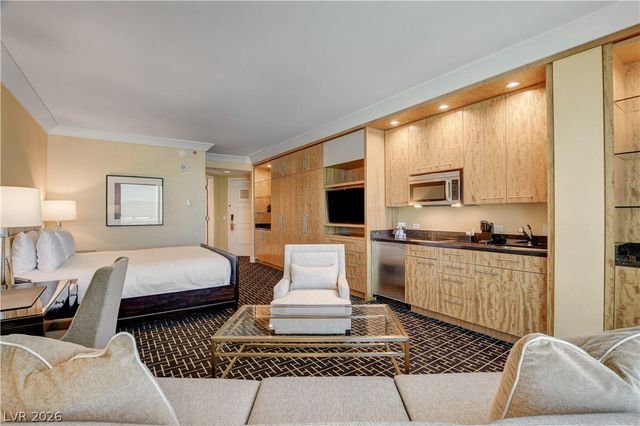 2000 North Fashion Show Drive 3316, Las Vegas, NV 89109