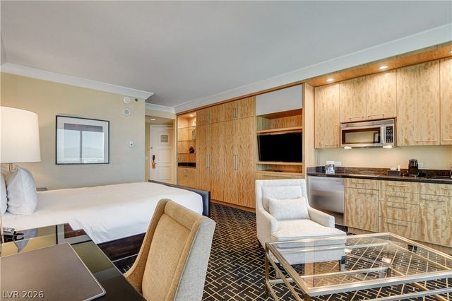 2000 North Fashion Show Drive 3316, Las Vegas, NV 89109