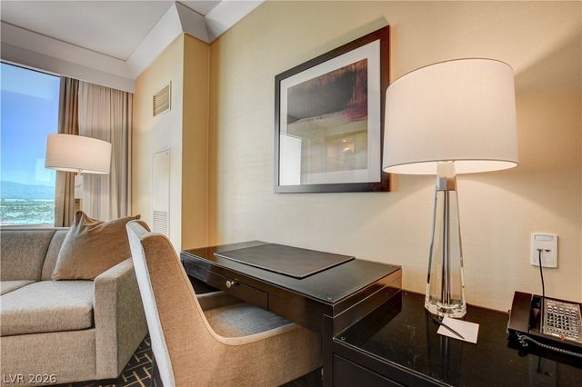 2000 North Fashion Show Drive 3316, Las Vegas, NV 89109