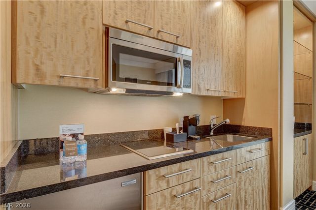 2000 North Fashion Show Drive 3316, Las Vegas, NV 89109