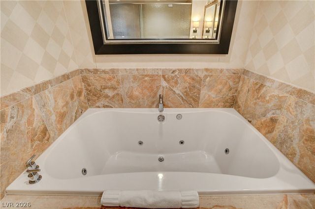 2000 North Fashion Show Drive 3316, Las Vegas, NV 89109