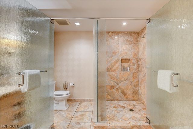 2000 North Fashion Show Drive 3316, Las Vegas, NV 89109