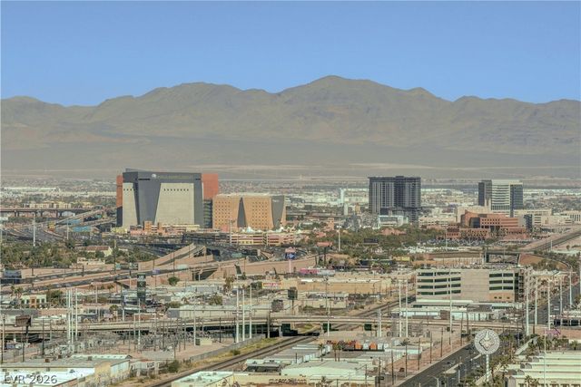 2000 North Fashion Show Drive 3316, Las Vegas, NV 89109