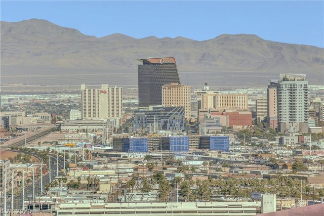 2000 North Fashion Show Drive 3316, Las Vegas, NV 89109