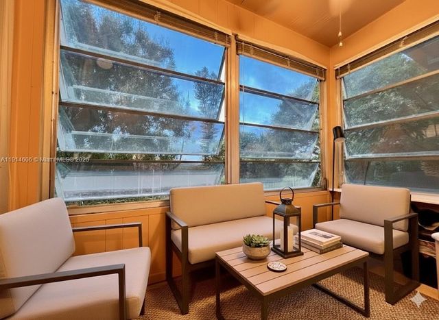 18 Golfs Edge D, West Palm Beach, FL 33417