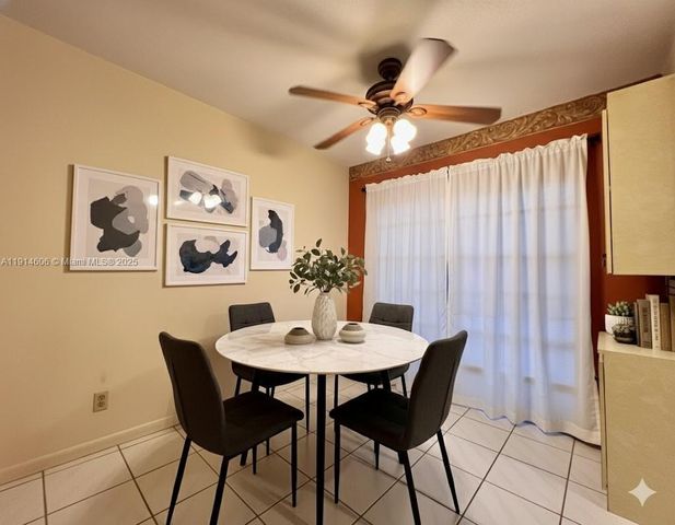 18 Golfs Edge D, West Palm Beach, FL 33417