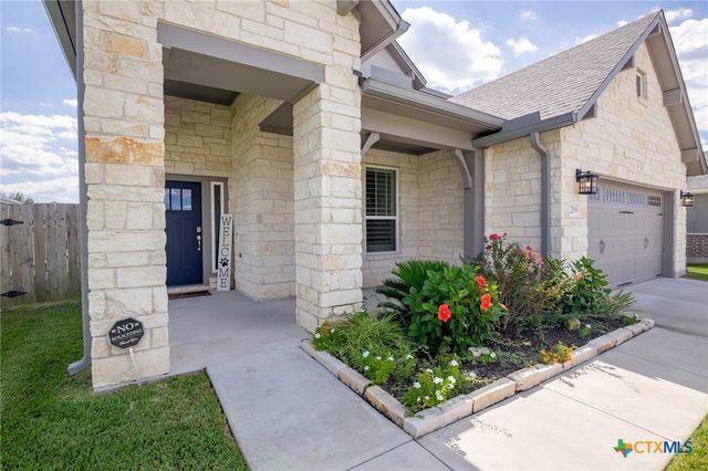 209 Flint Rock Court, Victoria, TX 77904