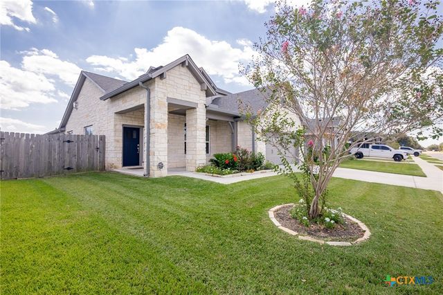 209 Flint Rock Court, Victoria, TX 77904