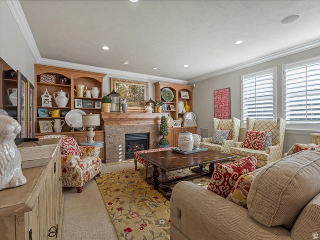 1074 E BLACK FOREST DR, Sandy, UT 84094