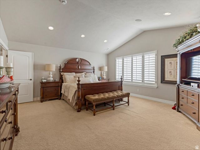 1074 E BLACK FOREST DR, Sandy, UT 84094