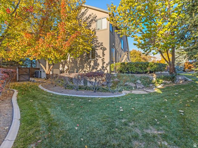 1074 E BLACK FOREST DR, Sandy, UT 84094