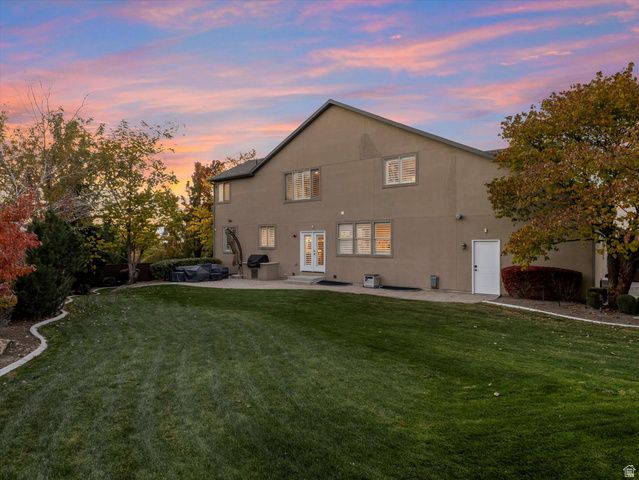 1074 E BLACK FOREST DR, Sandy, UT 84094