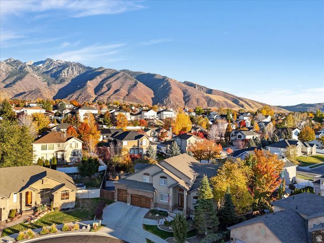 1074 E BLACK FOREST DR, Sandy, UT 84094