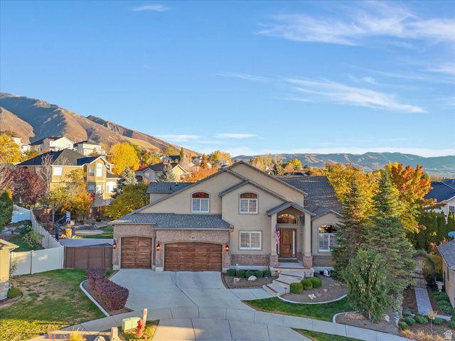 1074 E BLACK FOREST DR, Sandy, UT 84094