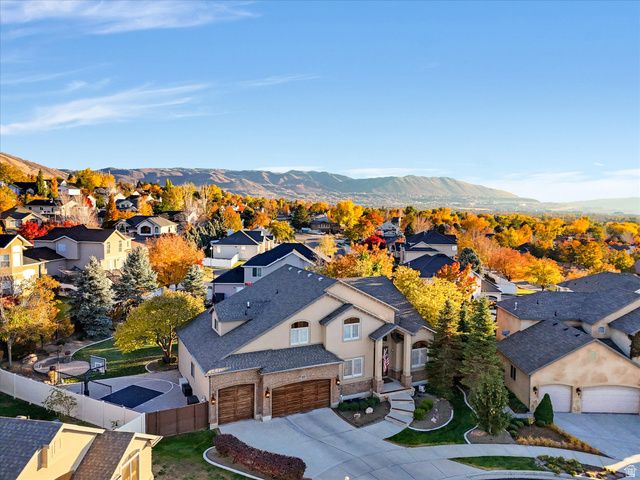 1074 E BLACK FOREST DR, Sandy, UT 84094