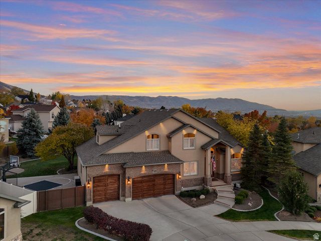 1074 E BLACK FOREST DR, Sandy, UT 84094