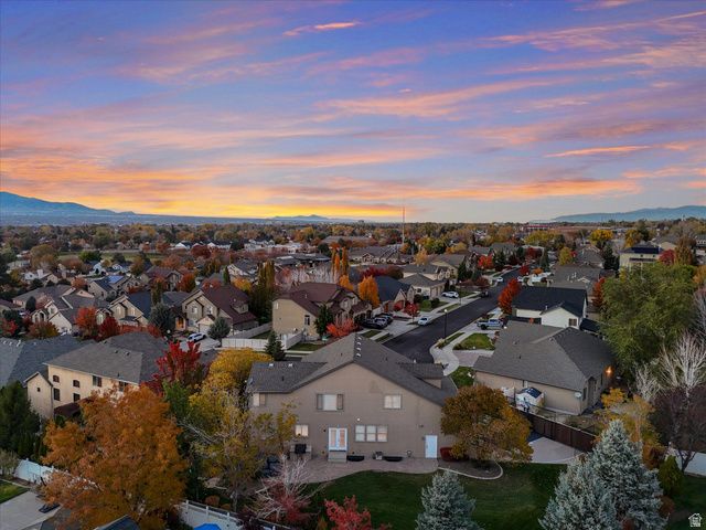 1074 E BLACK FOREST DR, Sandy, UT 84094