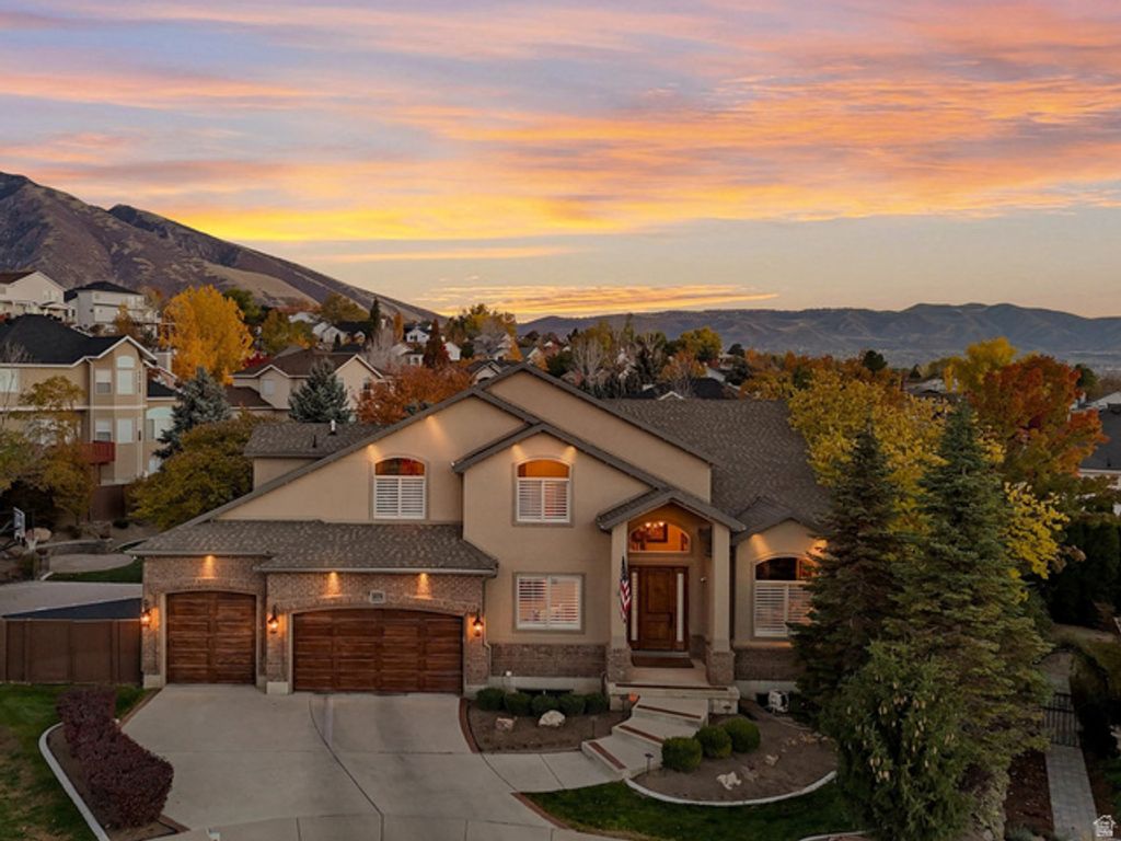 1074 E BLACK FOREST DR, Sandy, UT 84094