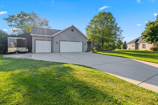 W381N8381 Rolling River COURT, Oconomowoc, WI 53066