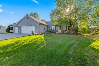 W381N8381 Rolling River COURT, Oconomowoc, WI 53066